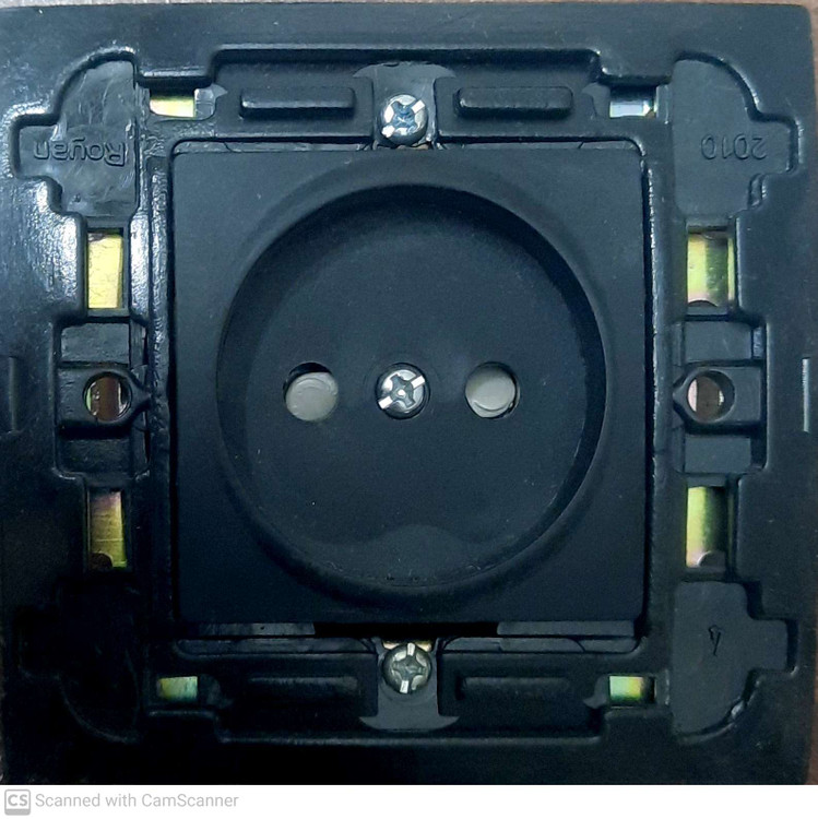 پریز برق پلی کربنات مشکی